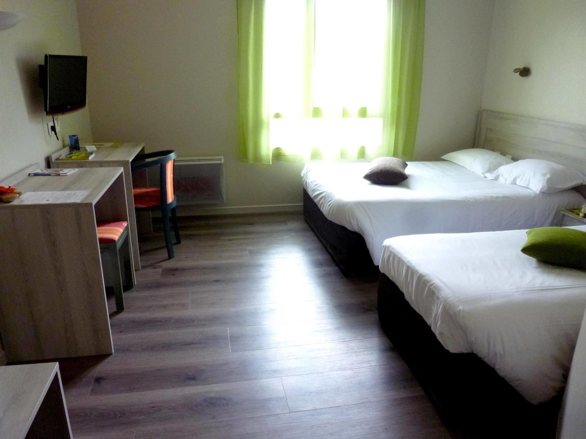 Hotel Le Chatard Sarcey Экстерьер фото