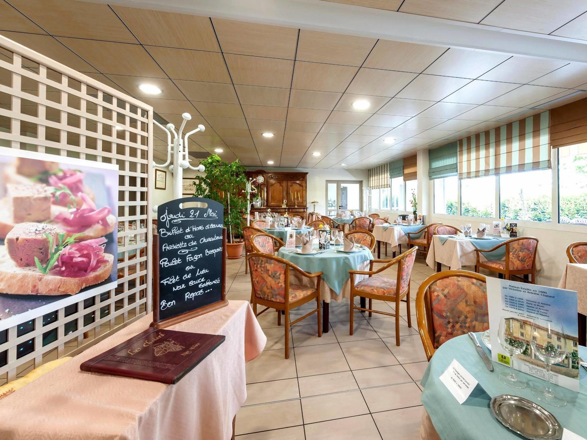 Hotel Le Chatard Sarcey Экстерьер фото