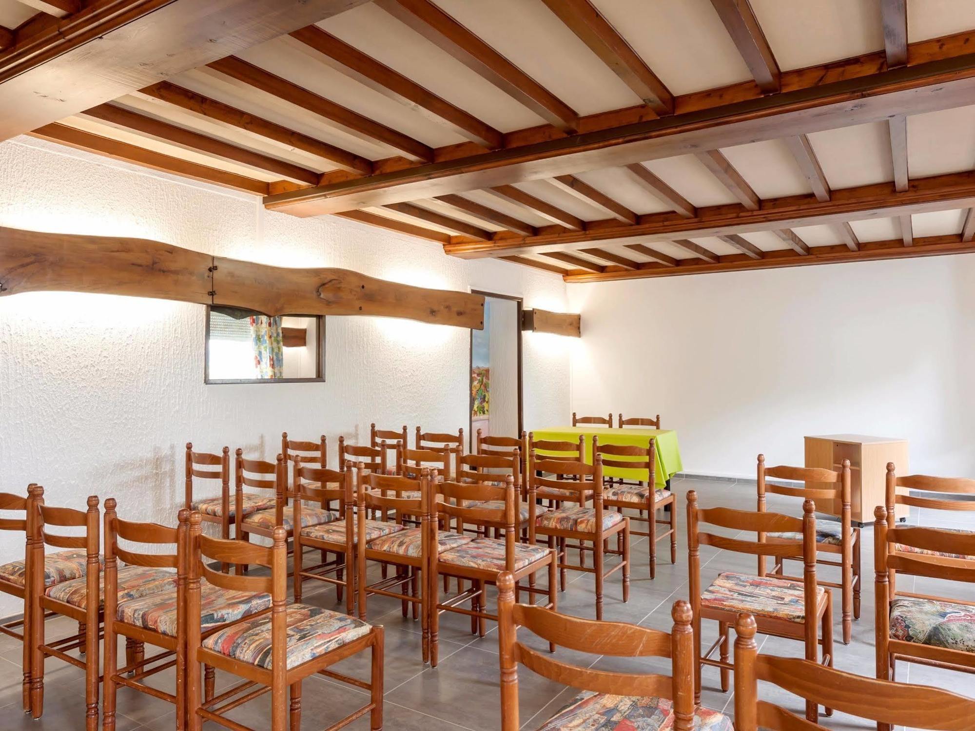 Hotel Le Chatard Sarcey Экстерьер фото